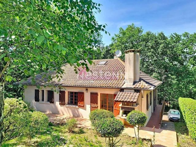 A VENDRE AUREVILLE Maison T5 de 133m² habitables, sous sol de 110m² sur un terrain de plus de 2000m²