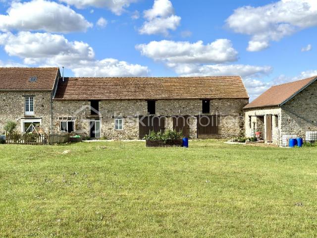 À vendre Authentique longère rénovée avec dépendances et grand terrain Saint Gengoulph proche Gandelu, 02
