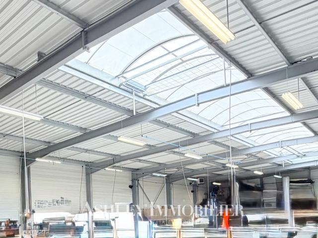A vendre Aytré Bâtiment d'activité et/ou stockage d’environ 880 m2 sur terrain clos de 2 468 m2