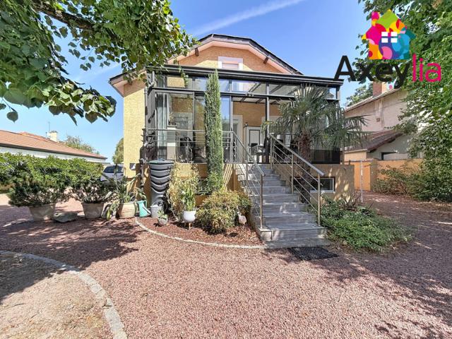 A VENDRE BALBIGNY MAISON INDIVIDUELLE AVEC PISCINE ET TE