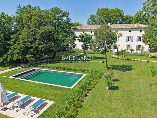 A vendre Bastide de 1780 au coeur d'un hectare avec piscine et dépendance