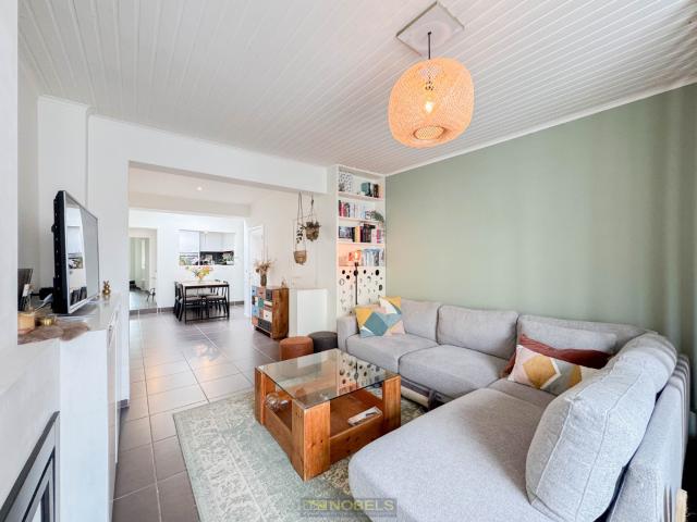 A vendre, bâtiment fermé rénové avec jardin près du centre d'Oudenaarde