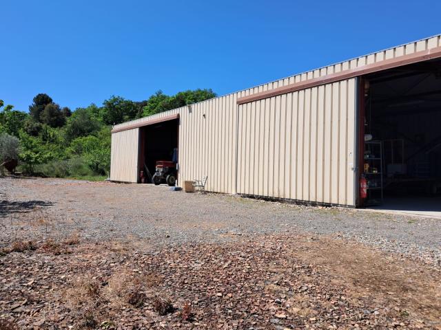A Vendre Batiment Sur Terrain D'1ha Axe Limoux Carcassonne 250m² Rouffiac d'Aude