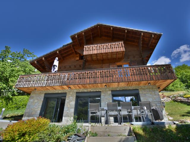 A vendre Beau Chalet 5 chambres Bozel centre