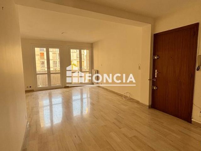 A vendre Beau T3 intra Muros avec balcon, parking et cave