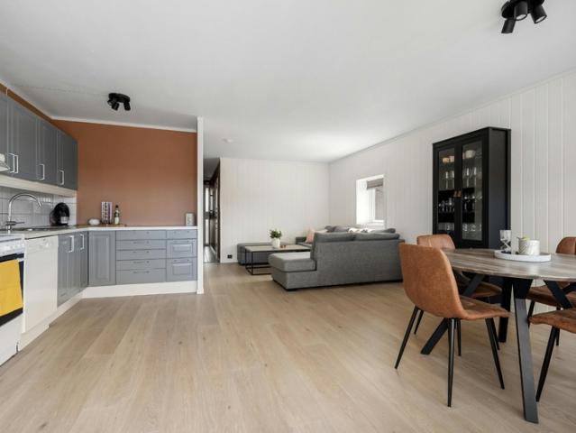 A vendre beau 4 pièces balcon et parking