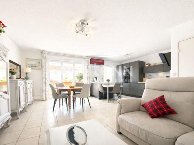 À vendre: Bel appartement avec Aperçue mer à Saint Raphaël !