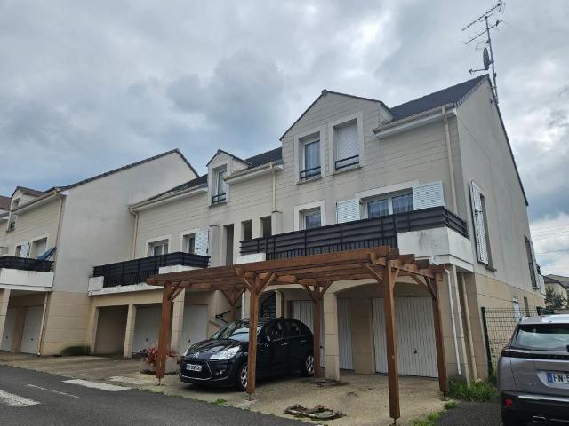 À vendre Bel appartement F2 en rez de jardin avec box fermé et parking