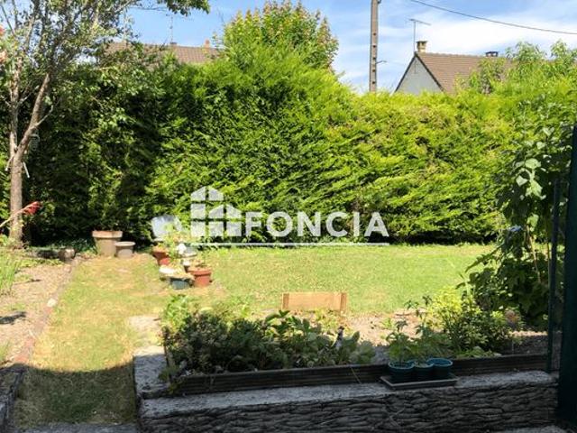 À vendre – Bel appartement F3 en rez de chaussée avec jardin privatif à ETAMPES