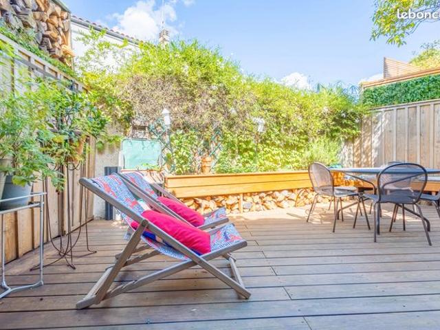 À vendre belle échoppe en pierre à BORDEAUX quartier Croix Blanche 3 chambres vaste séjour jardin et Terrasse PARKING en location