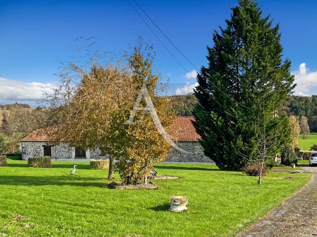 A vendre belle longère avec grange attenante et logement supplé