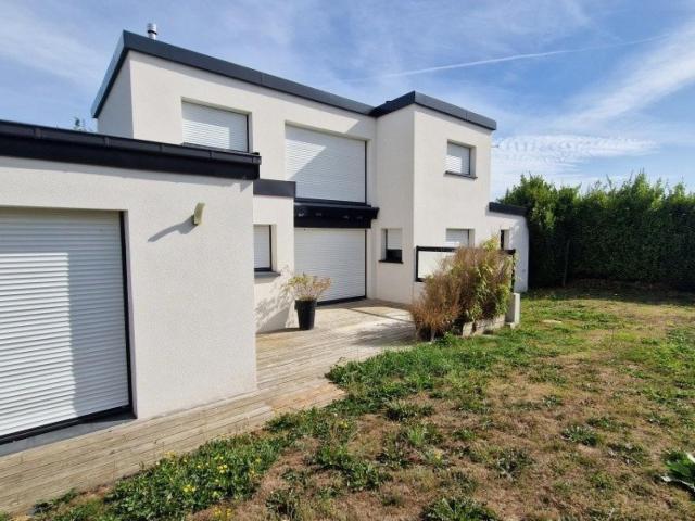 À vendre: Belle maison familiale – Saint FREGANT 29260