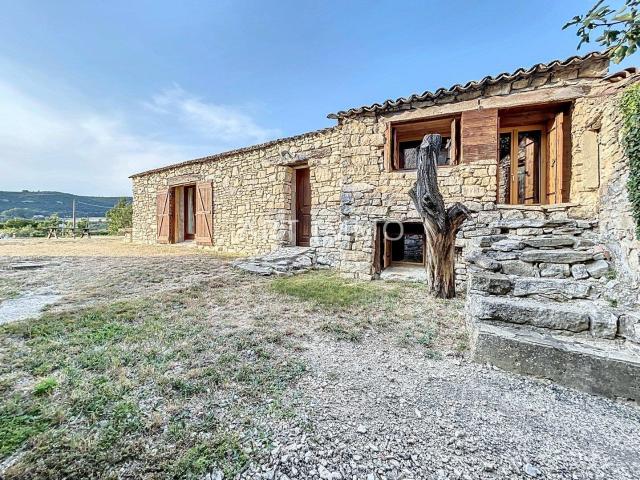 A Vendre Bergerie Entierement Renovee Avec Vue Degagee A Mur. 100m² Murs