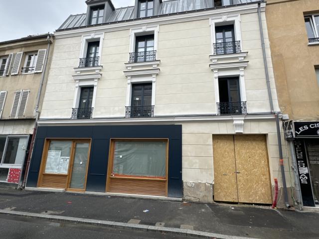 À Vendre: BOUTIQUE: Local Commercial brut de 105 m2 à Clichy, Rue de Neuilly Emplacement de Choix