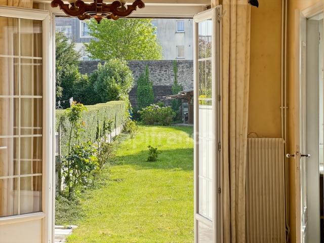 À VENDRE BOULOGNE SUR MER MAISON MITOYENNE 4 PIÈCES 2 CHAMBRES JARDIN CAVE GARAGE