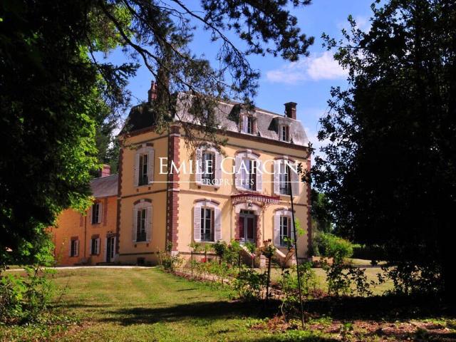 A VENDRE Bourgogne Toucy Propriété datant du XIX restaurée av