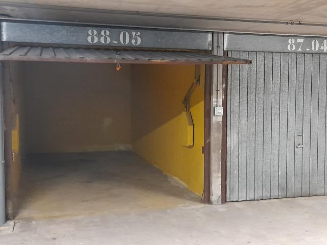 À Vendre: Box Fermé dans Résidence Sécurisée Melun 12 000 €