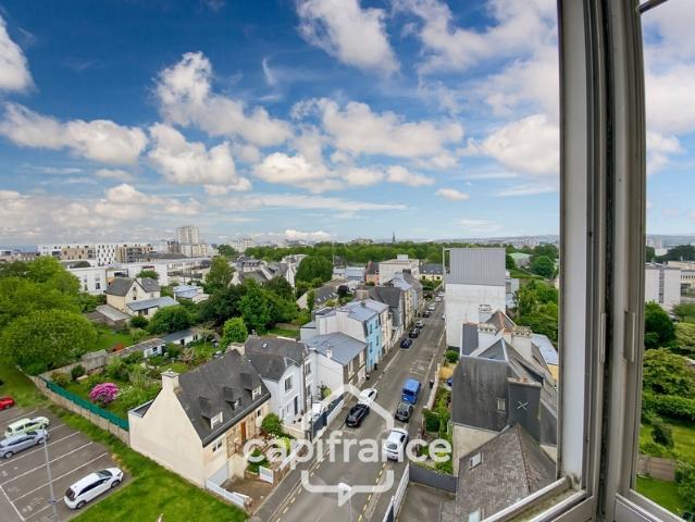 À VENDRE BREST 29200 RUE DOCTEUR CHARCOT PLACE STRASBOURG APPARTEMENT T5 105 M² HABITABLES DERNIER ÉTAGE VUE DÉGAGÉE