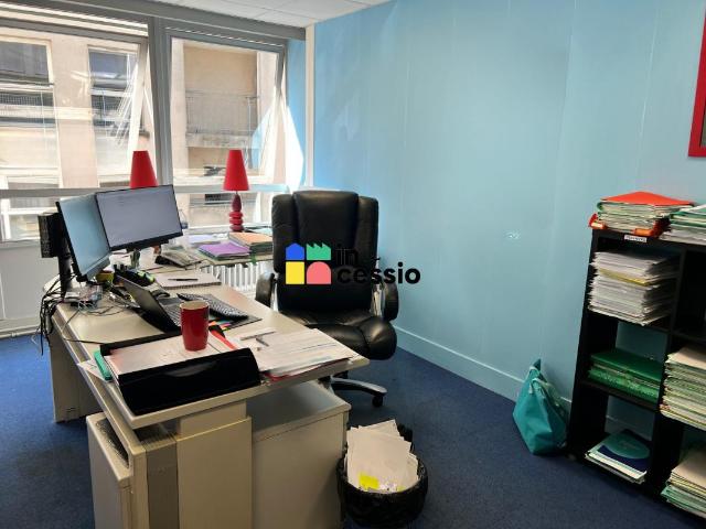 ? À VENDRE – Bureaux 335 m² – Hypercentre du Mans
