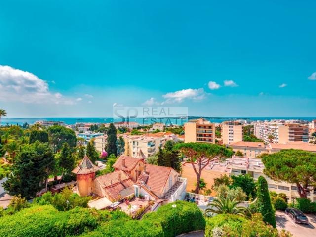 A VENDRE CANNES CALIFORNIE 3 PIECES VUE PANORAMIQUE