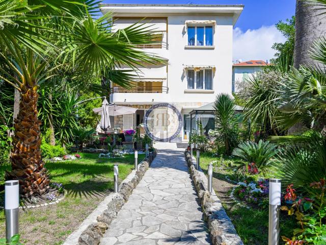 A VENDRE CANNES – PALM BEACH – MAISON INDIVIDUELLE – 5 CHAMBRES – EMPLACEMENT EXCEPTIONNE