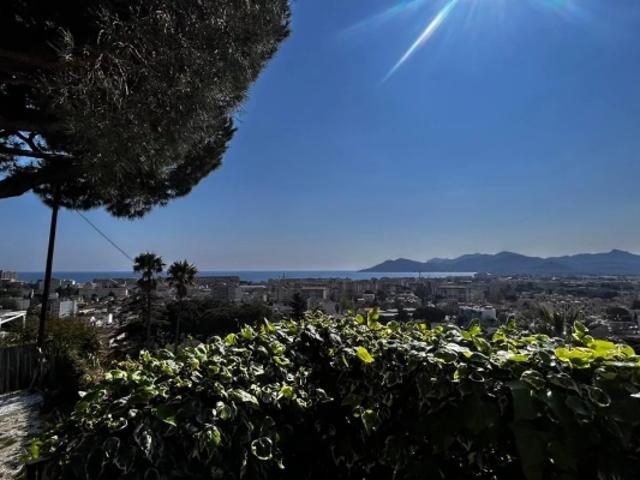 A vendre Cannes Vue mer Appartement 3 pièces de 62 m² + Terrasse de 15 m² + Jardin