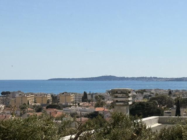 A vendre Cagnes sur mer Maison 3p avec studio et sauna
