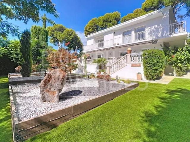 A Vendre Cap d'Antibes Villa Versant Est