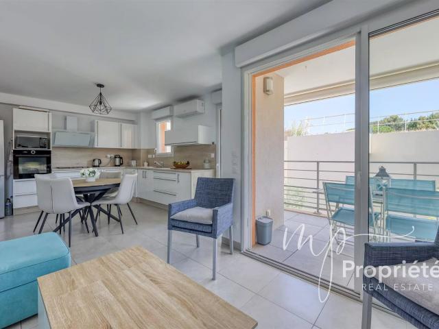 À Vendre – Cavalaire Sur Mer – T3 De 65 M² 2 chambres– Résid. 65m² Cavalaire Sur Mer