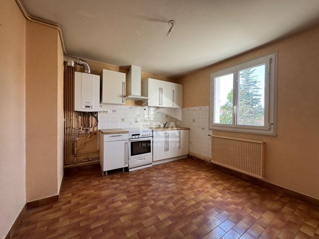 A vendre, centre ville de Périgueux 24000, agréable Appart. 66m² Périgueux