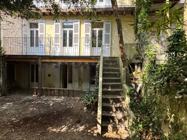 A vendre, centre ville de Perigueux 24000, bel immeuble av. 170m² Périgueux