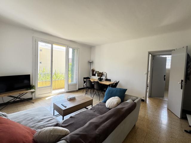A vendre centre ville Type 2 de 50m2 avec cave