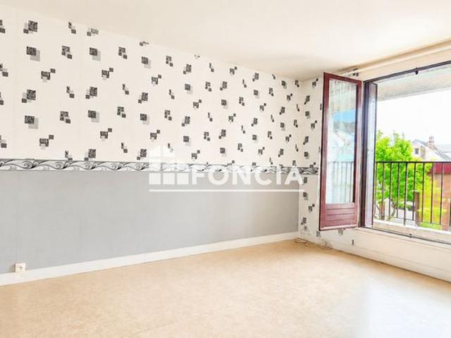 A vendre CHATEAU THIERRY: Appartement Type 2 de 43 m2 avec ascenseur– Balcon et box en sous sol