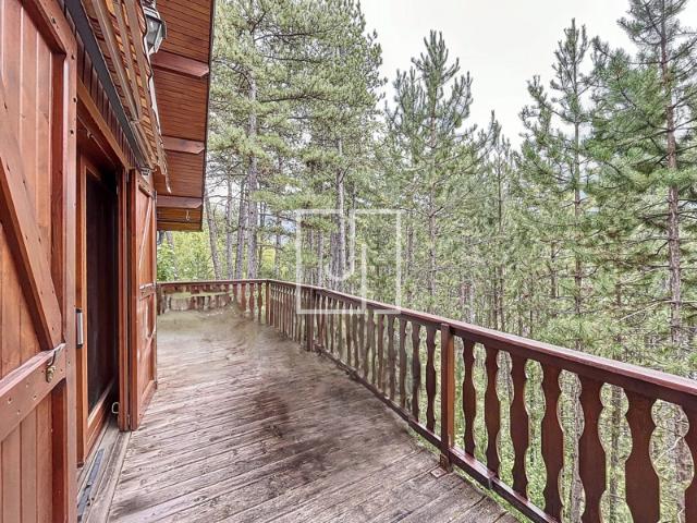 A vendre: Chalet 4 pièces avec terrasse, jardin et garage s