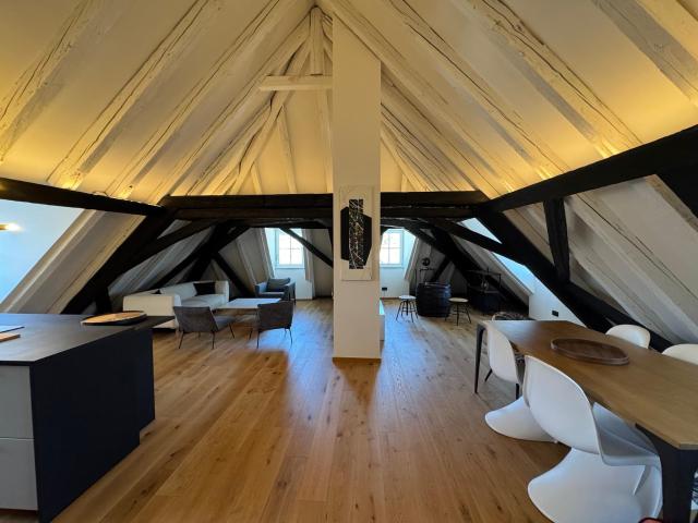 À VENDRE ! Charmant 5 pièces entièrement rénové d’environ 112 m2