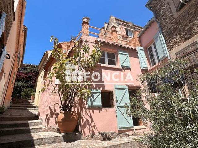 À VENDRE – Charmant T3 rénové au cœur du village médiéval de Bormes les Mimosas