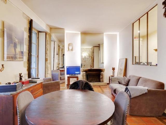 A VENDRE charmant appartement 1 pièce au cet#x153 ur de Montmartre