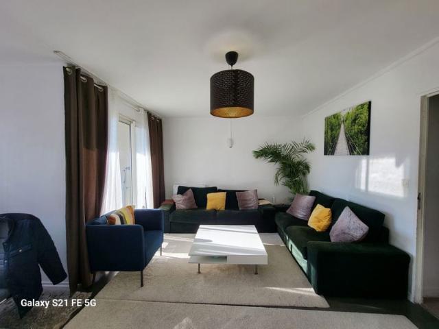 A vendre: Charmant duplex type T4 vendu loué: Proche