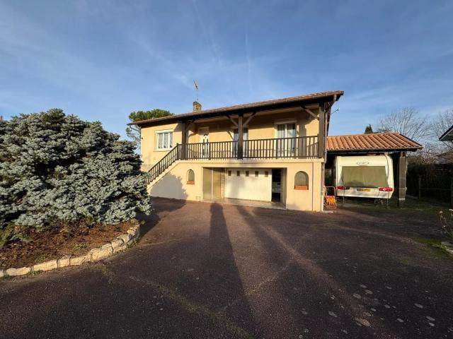 À vendre: Charmant pavillon avec jardin clos et grand garage