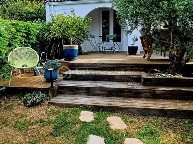 A vendre Charmante maison avec joli jardin