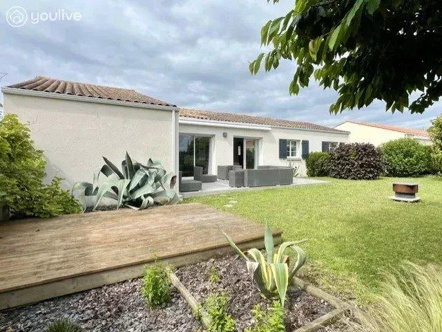 À vendre, charmante maison de plain pied très bon état, idéale pour une famille