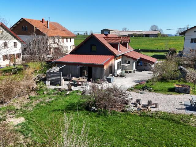 À Vendre: Charmante Maison de Village à La Rivière Drugeon