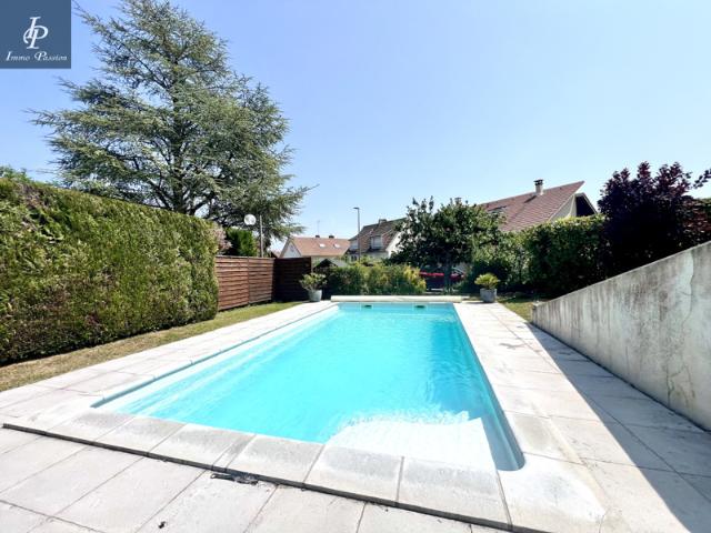 A VENDRE À FONTAINE LES DIJON CHARMANTE MAISON DE 220M2 AVEC