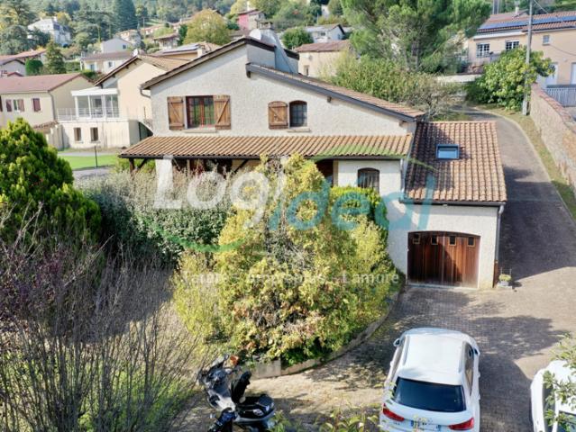 À vendre Charmante maison des années 1975 avec terrain arb
