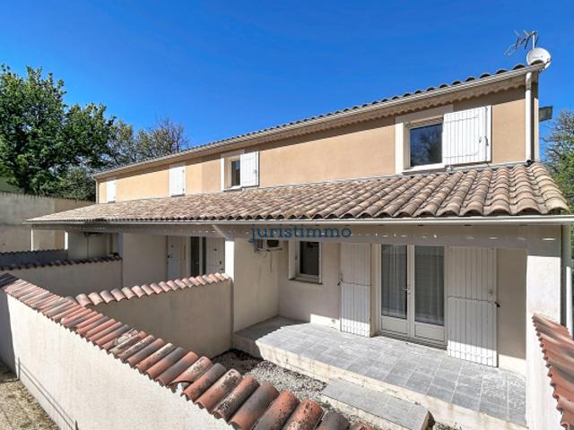 À VENDRE Charmante maison en duplex entièrement rénovée à