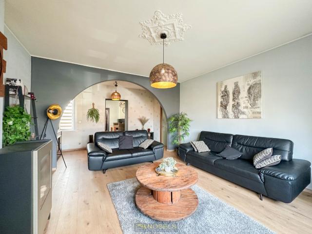 À vendre, charmante maison semi mitoyenne avec garage à Flobecq
