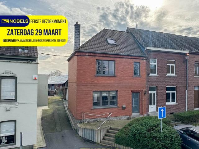 À vendre, charmante maison semi mitoyenne avec garage à Flobecq