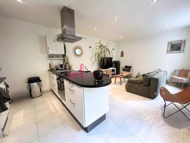 À VENDRE CHARMANTE MAISON T2 ARLES MONPLAISIR