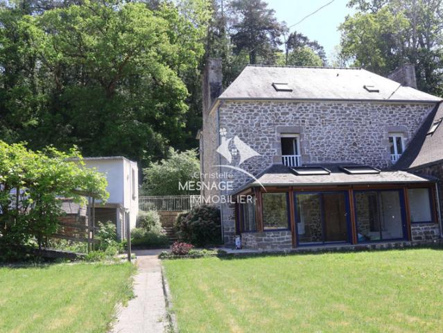 À vendre chez Christelle Mesnage Immobilier. 20 minutes de DI