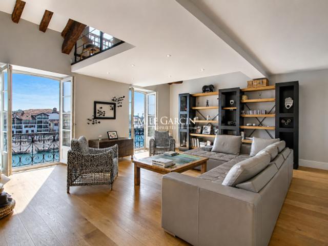 À vendre Ciboure centre historique Appartement duplex avec vue port